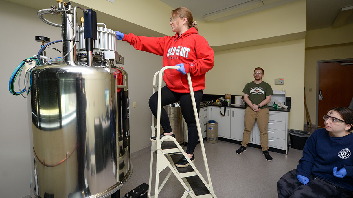 students in organic chemistry class