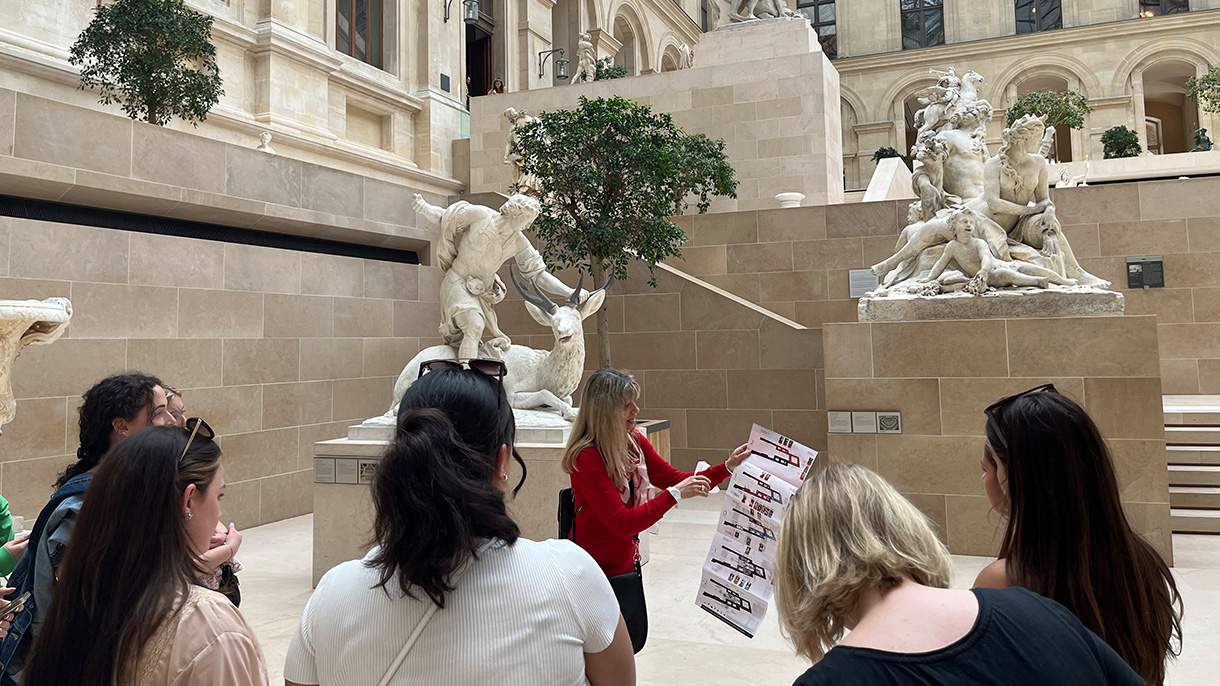 Louvre tour guide