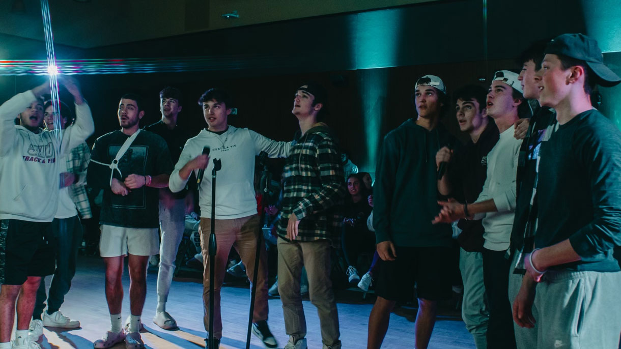 Members of Beta Theta Pi singing together