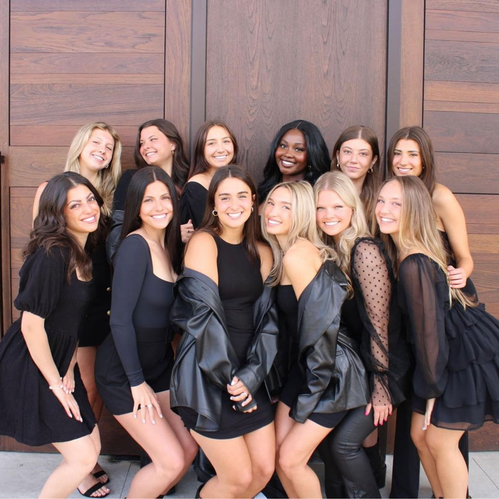 Members of Phi Sigma Sigma