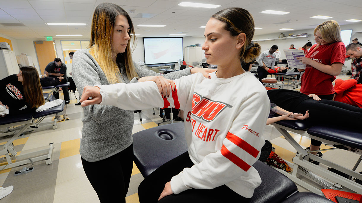 sacred heart students in the physical therapy lab