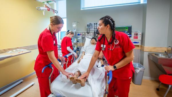 nursing students in simulation lab