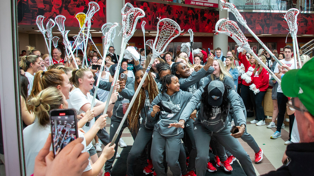 Lacrosse team sending off women's basketball team for tournament
