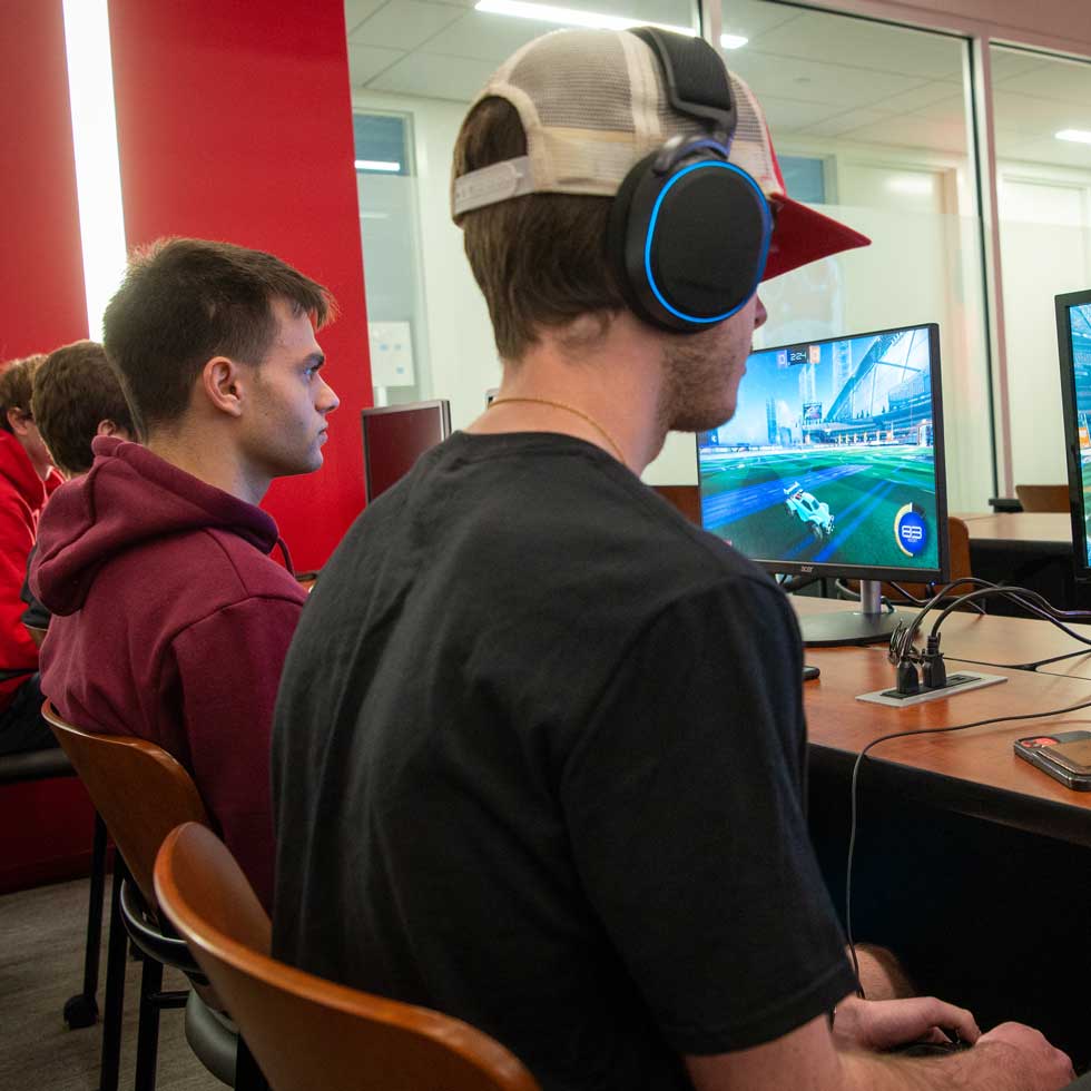 The esports team competes in the CT showcase in the AI lab.