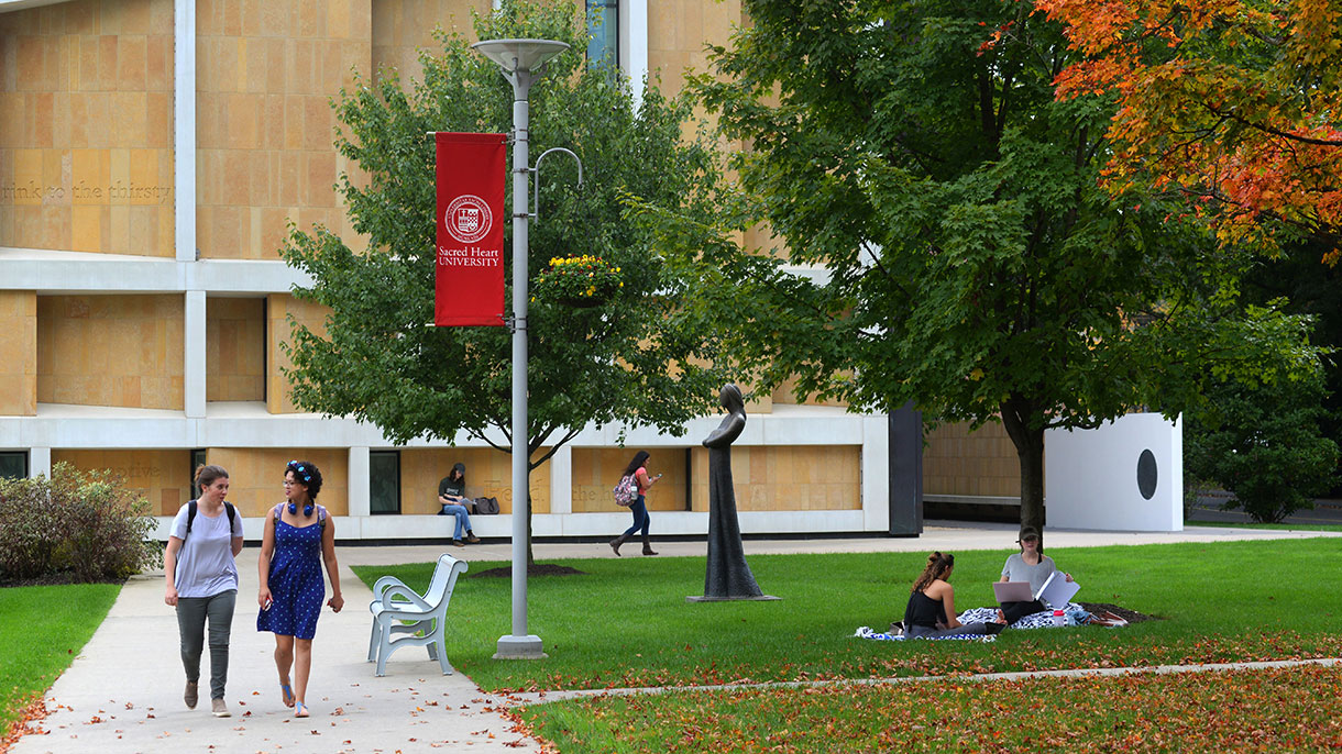 SHU students outside Chapel of the Holy Spirit