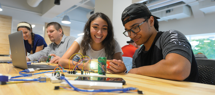 Students in IDEA Lab