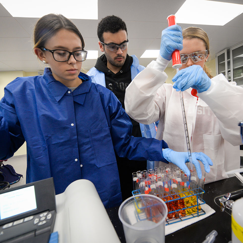 students working in a bio lab