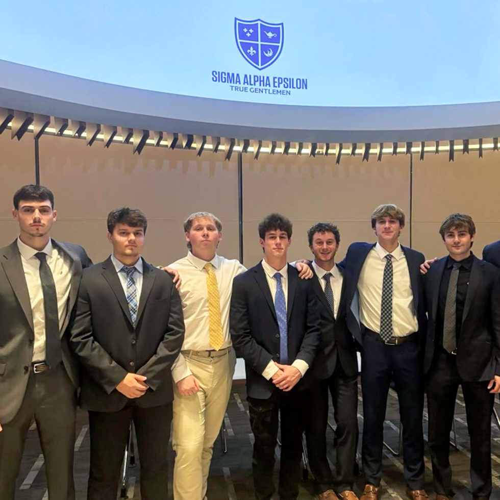 group of sigma alpha epsilon fraternity members