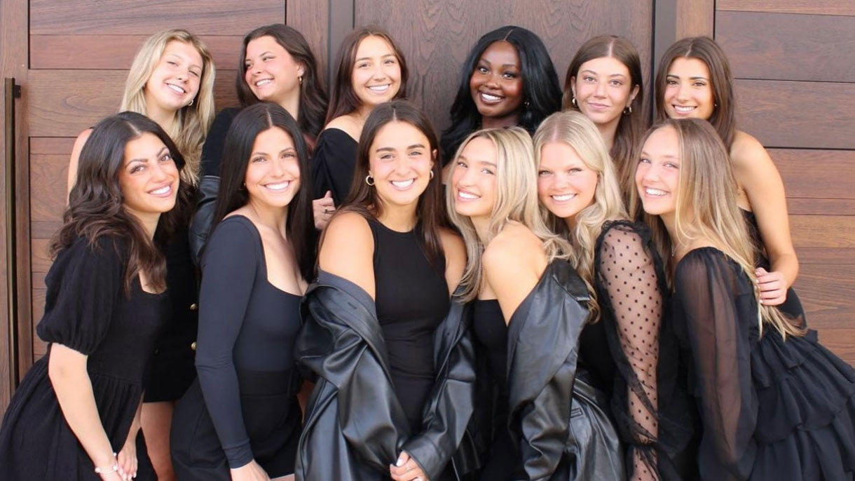 Members of Phi Sigma Sigma