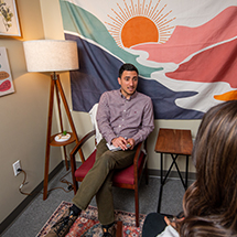 a counselor conducts a one-on-one counseling session