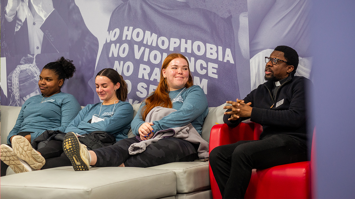 people having a discussion in a training session