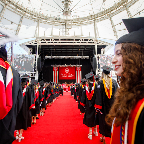 SHU commencement graduates
