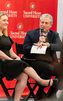 Jeremy Schaap speaking to audience