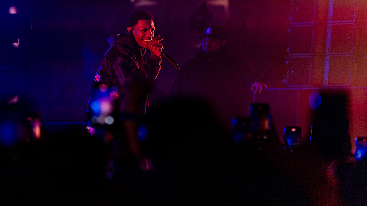 A Boogie Wit da Hoodie performing