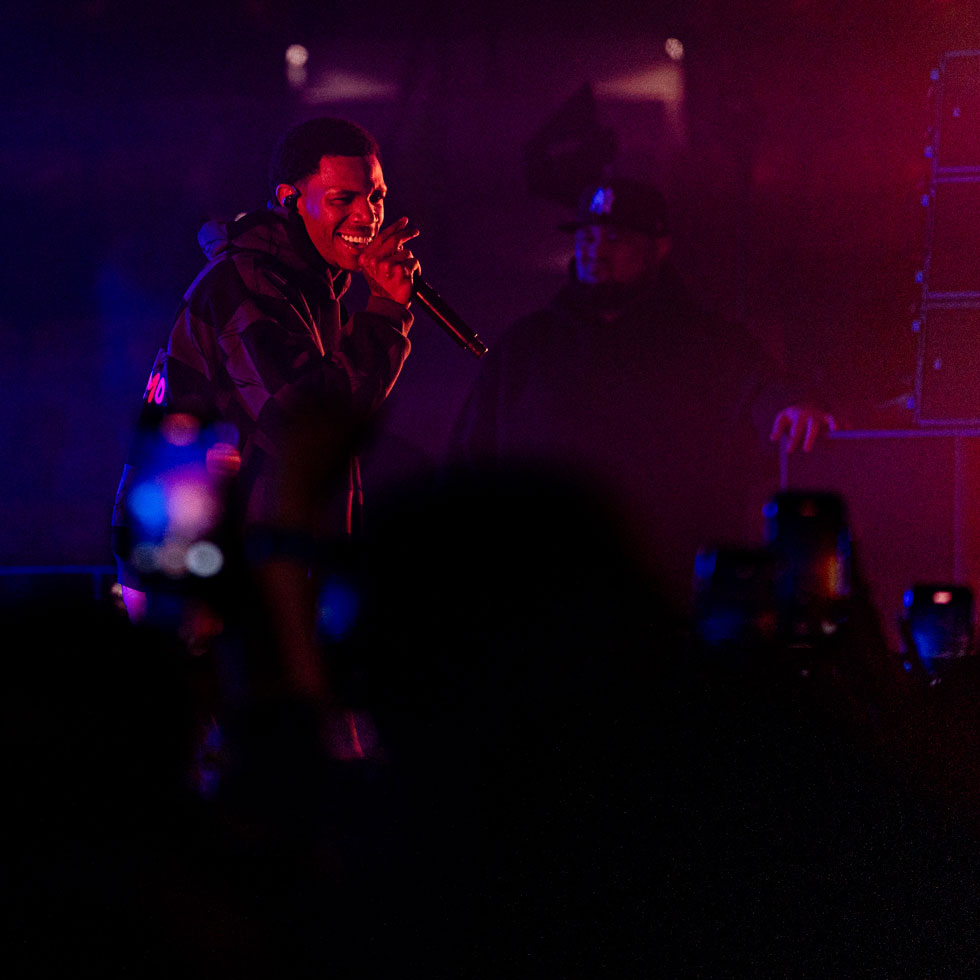 A Boogie Wit da Hoodie performing