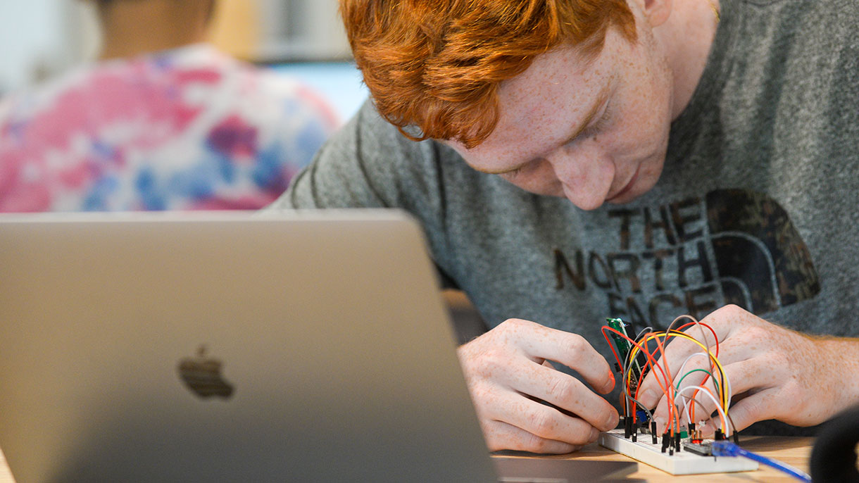 SHU computer engineering student